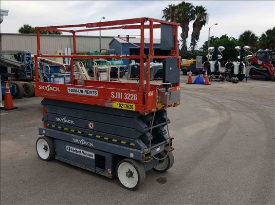 2013 Skyjack SJIII3226 Scissor Lift
