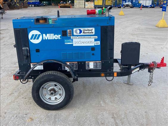 2017 Miller Welders Big Blue 300R Welder