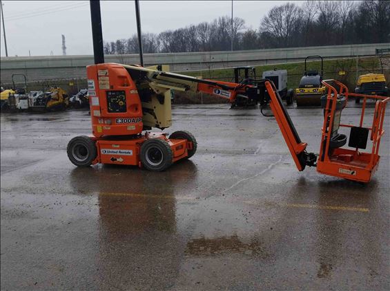 2013 JLG E300AJP Boom Lift