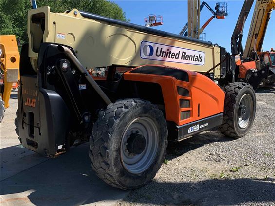 2016 JLG 1055 Reach Forklift