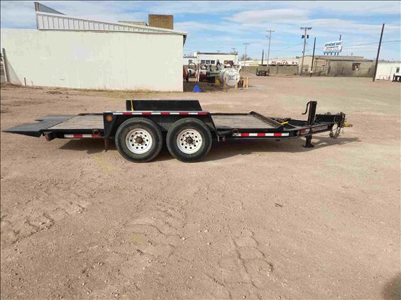 2014 Towmaster T-12DT Trailer