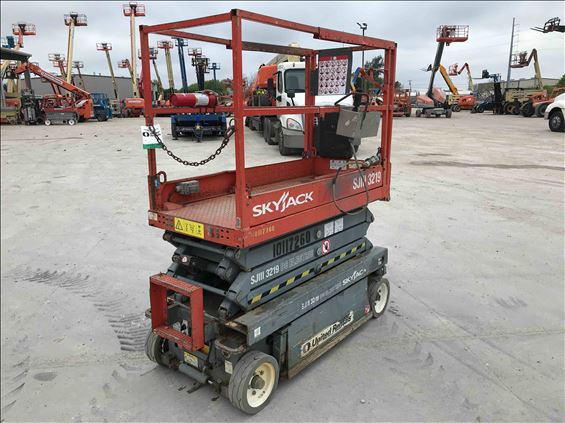 2013 Skyjack SJIII3219 Scissor Lift