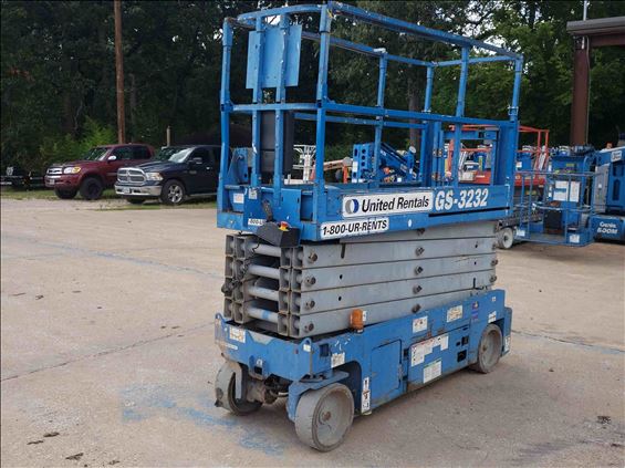 2014 Genie GS-3232 Scissor Lift