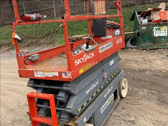 2014 Skyjack SJIII3226 Scissor Lift