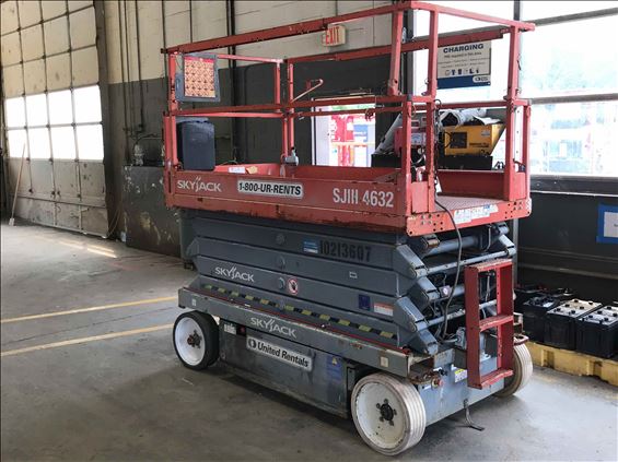 2013 Skyjack SJIII4632 Scissor Lift
