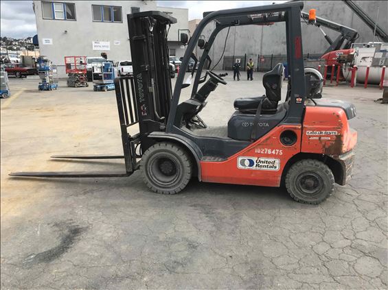 2014 Toyota 8FGU25 Warehouse Forklift