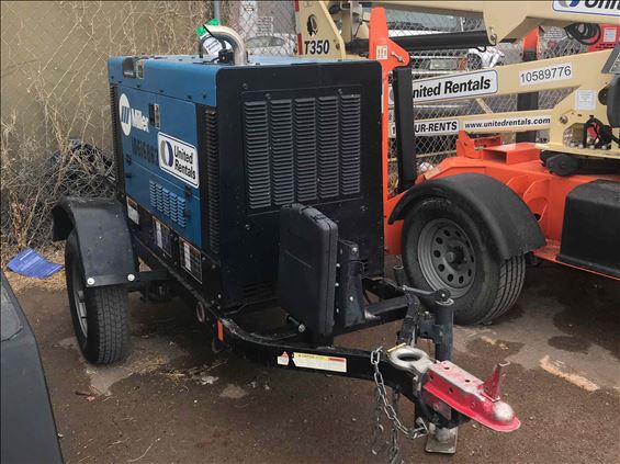 2017 Miller Welders Big Blue 300R Welder