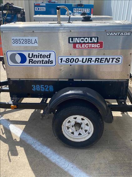 2016 Lincoln Electric Vantage 300 Welder