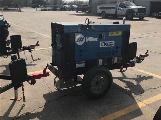 2018 Miller Welders Big Blue 300R Welder