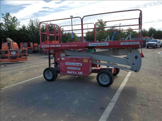 2012 MEC 3084RT Scissor Lift