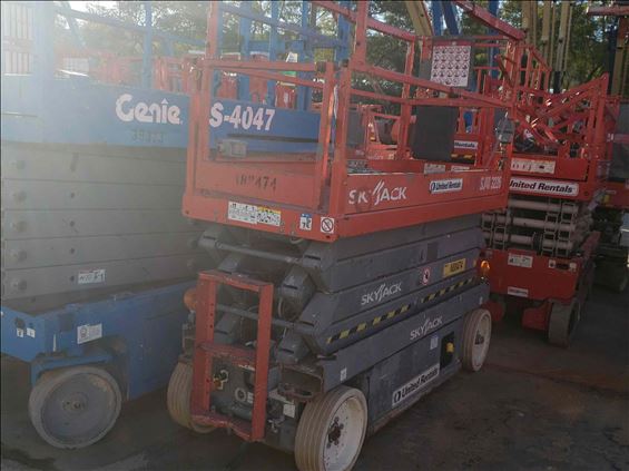 2014 Skyjack SJIII3226 Scissor Lift