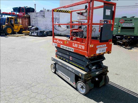 2013 Skyjack SJIII3219 Scissor Lift
