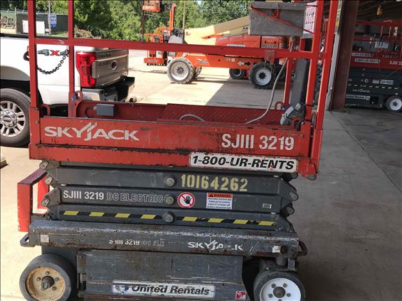 2013 Skyjack SJIII3219 Scissor Lift