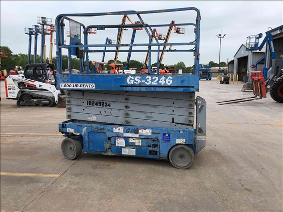 2014 Genie GS-3246 Scissor Lift