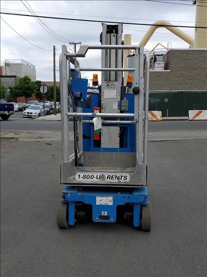 2014 Genie GR-20 Vertical Lift