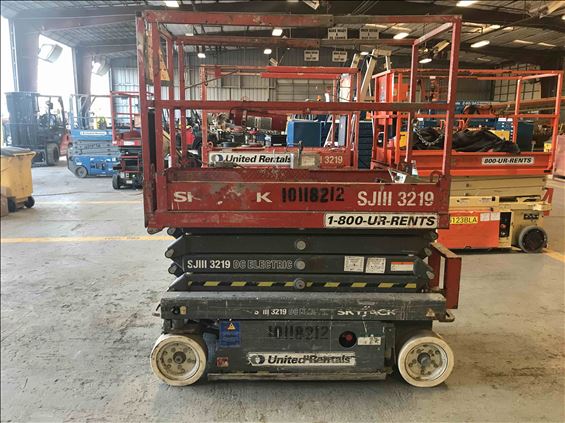 2013 Skyjack SJIII3219 Scissor Lift