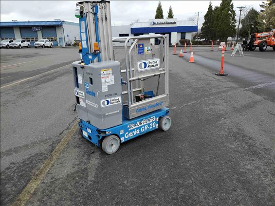 2014 Genie GR-20 Vertical Lift