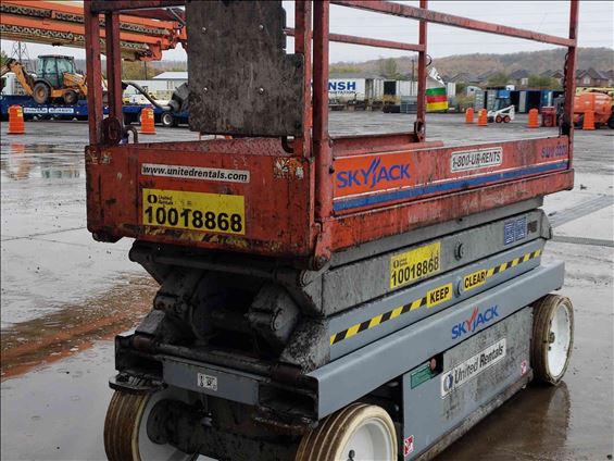 2012 Skyjack SJIII3220 Scissor Lift
