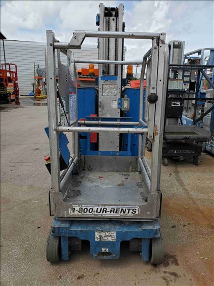 2014 Genie GR-20 Vertical Lift