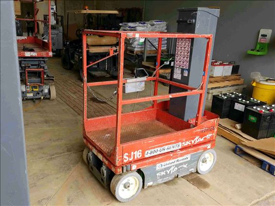 2014 Skyjack SJ16 Scissor Lift