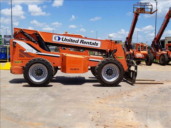 2014 SKYTRAK 8042 Rough Terrain Forklift