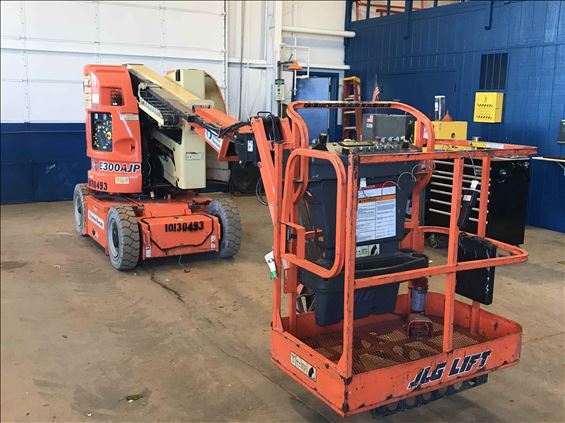 2013 JLG E300AJP Boom Lift