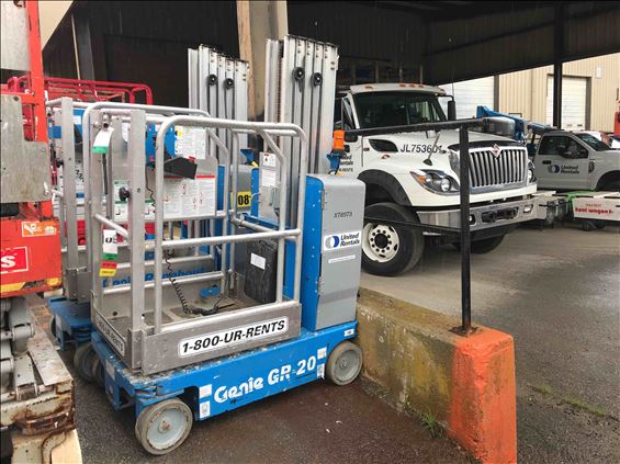 2013 Genie GR-20 Vertical Lift
