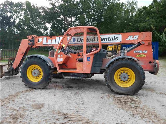 2014 JLG 644E-42