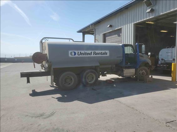 2015 INTERNAT'L 7400 WATER Water Truck