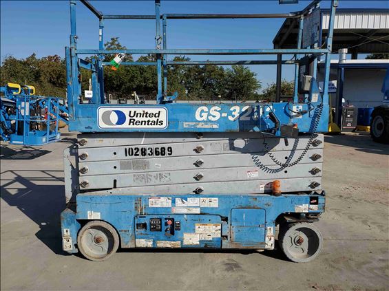 2014 Genie GS-3232 Scissor Lift