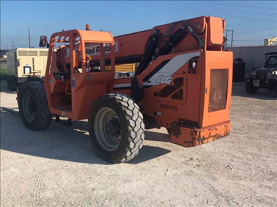 2013 SKYTRAK 8042 Rough Terrain Forklift