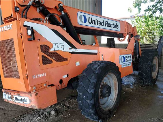 2014 SKYTRAK 10054 Rough Terrain Forklift