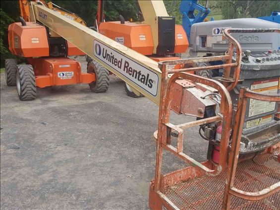 2012 JLG 800S Boom Lift
