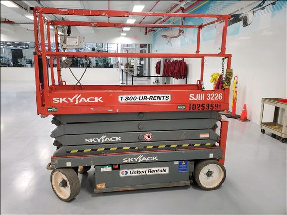 2014 Skyjack SJIII3226 Scissor Lift