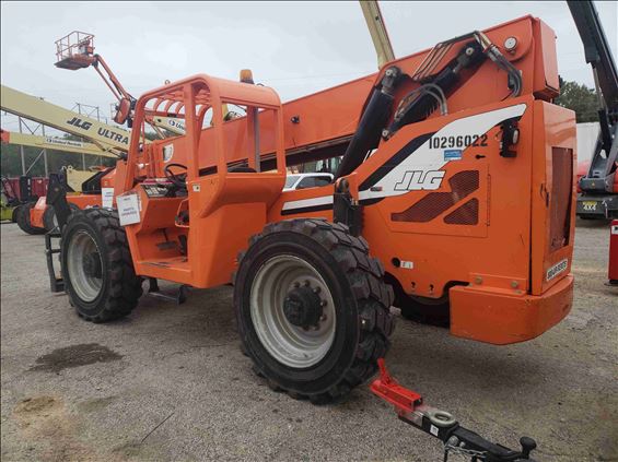 2014 SKYTRAK 10054 Rough Terrain Forklift