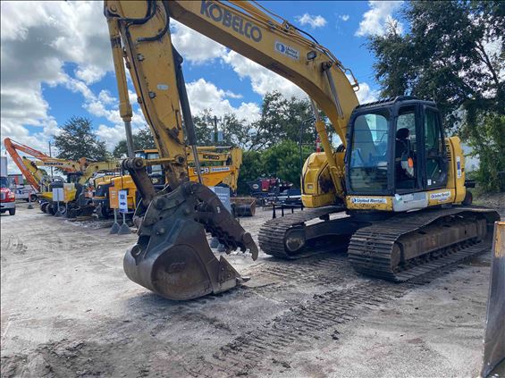 2014 Kobelco SK230SR Excavator