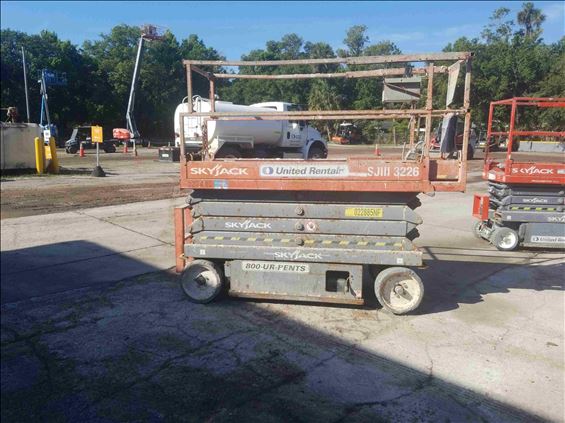 2015 Skyjack SJIII3226 Scissor Lift