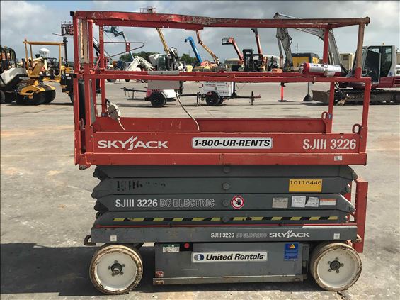 2013 Skyjack SJIII3226 Scissor Lift