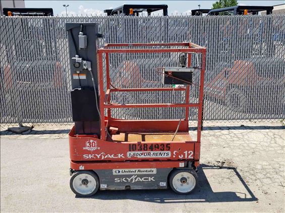 2015 Skyjack SJ12 Scissor Lift