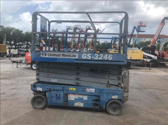 2014 Genie GS-3246 Scissor Lift