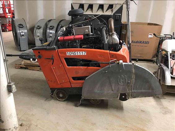 2019 Husqvarna FS700D T4 Street Saw/Blade