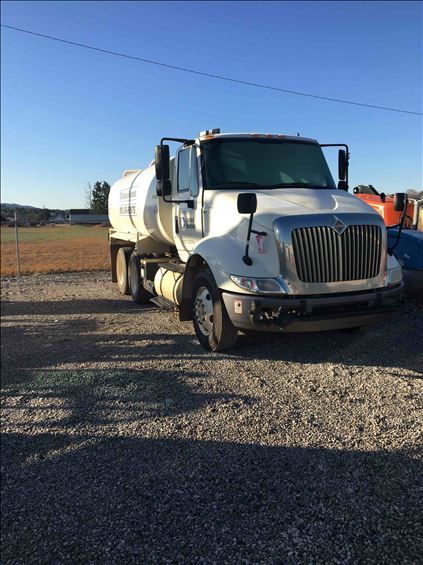 2013 INTERNAT'L 8600 Water Truck