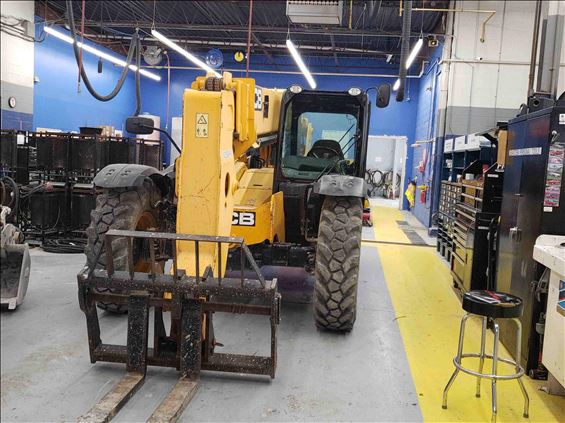 2014 JCB 507-42 Rough Terrain Forklift