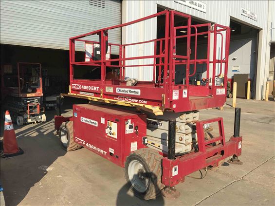 2013 MEC 4069ERT Scissor Lift