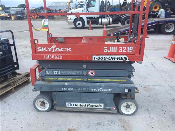 2013 Skyjack SJIII3219 Scissor Lift