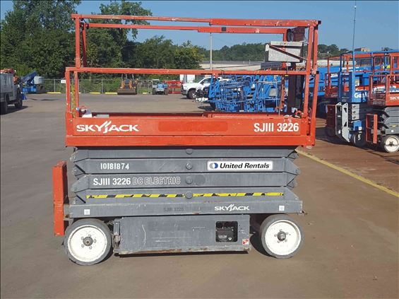 2013 Skyjack SJIII3226 Scissor Lift