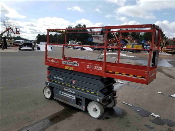 2014 Skyjack SJIII3226 Scissor Lift