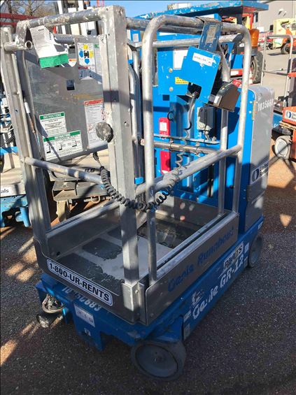 2015 Genie GR-12 Scissor Lift