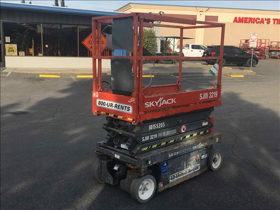 2013 Skyjack SJIII3219 Scissor Lift