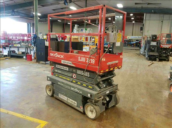 2013 Skyjack SJIII3219 Scissor Lift